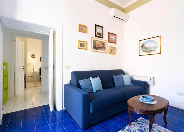 Stefania Flat - Center